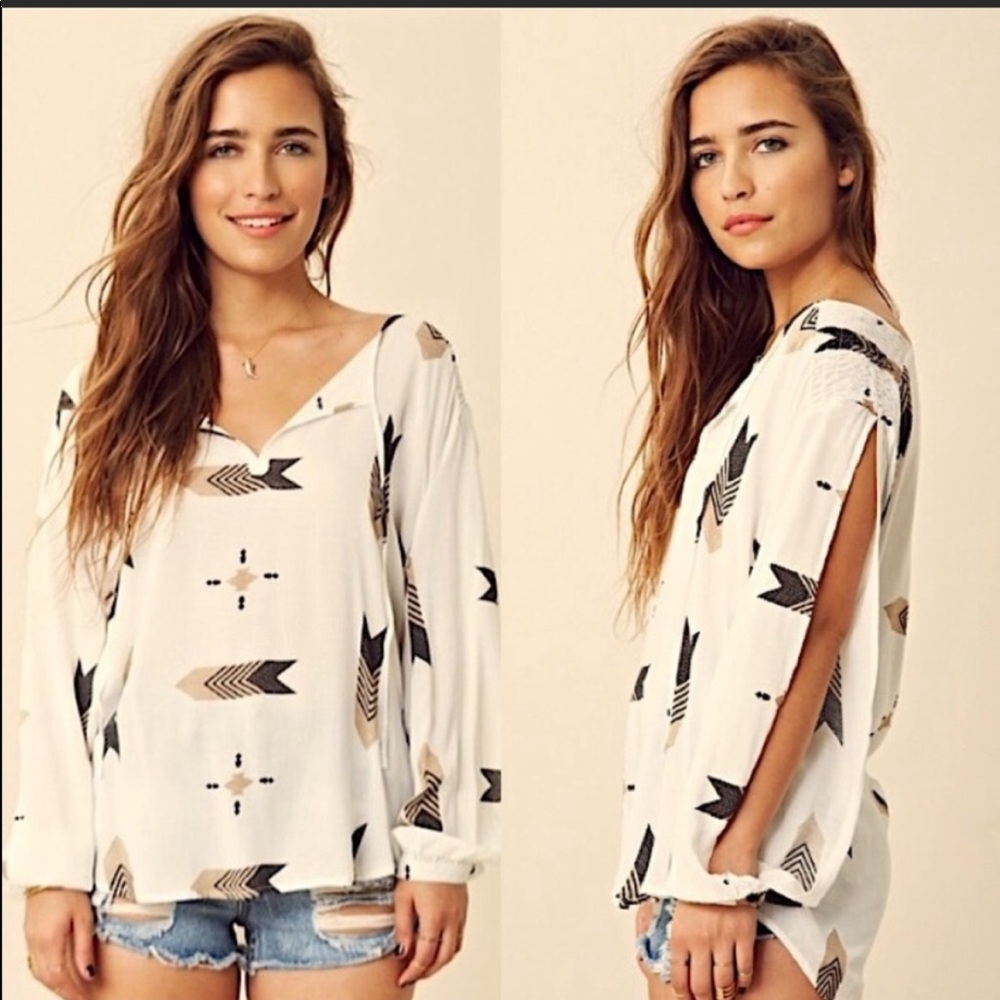 BB Dakota Split Sleeve Arrow Print Blouse